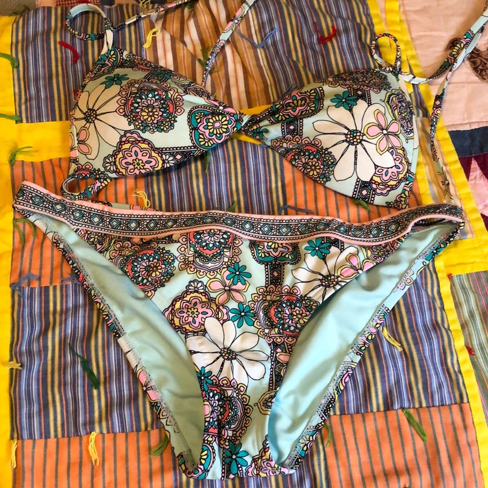 Bathing suit